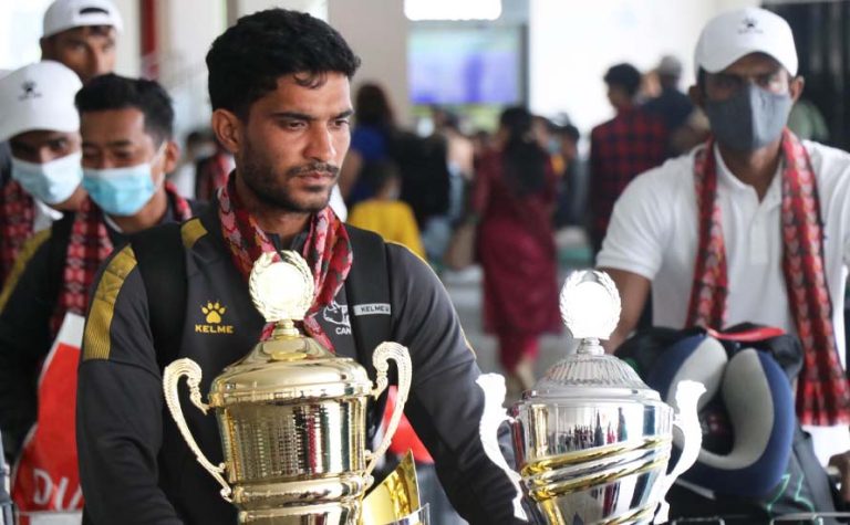 केन्यामा २ वटा सिरिज जितेको नेपाली क्रिकेट टोली स्वदेश फर्कियो