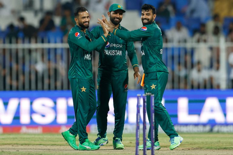 हङकङलाई १५५ रनले हराउँदै पाकिस्तान एसिया कपको सुपर फोरमा
