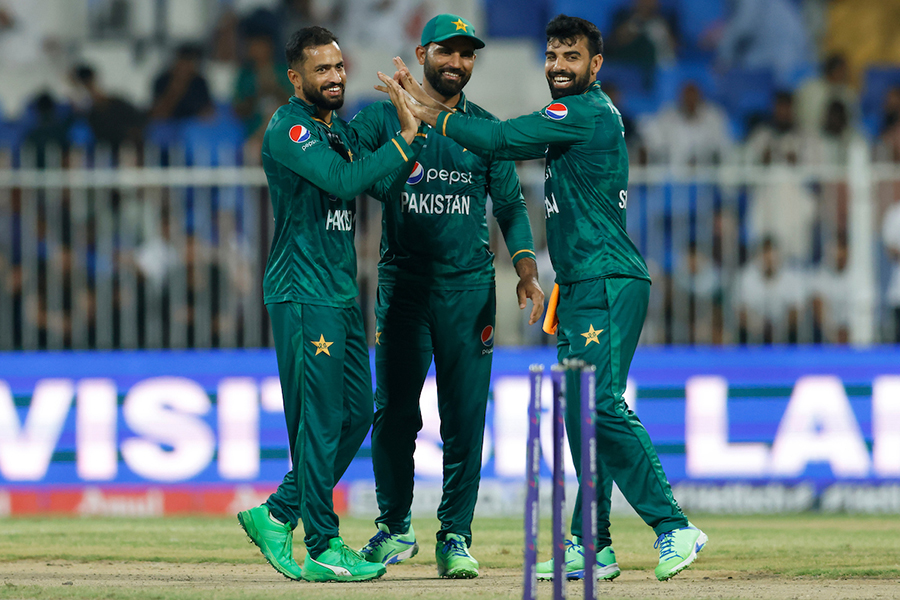 हङकङलाई १५५ रनले हराउँदै पाकिस्तान एसिया कपको सुपर फोरमा