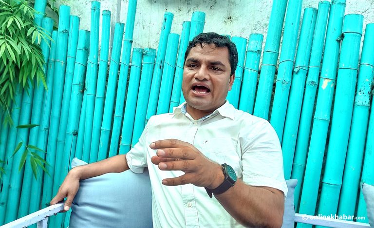 यो वर्ष स्वास्थ्य बीमाको भार ४० अर्ब, स्वास्थ्य मन्त्रीसँग के छ विकल्प ?