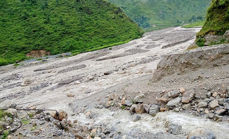 बझाङीलाई बाढीको डर : आकाश हेरेर सुत्ने समय यकिन हुन्छ