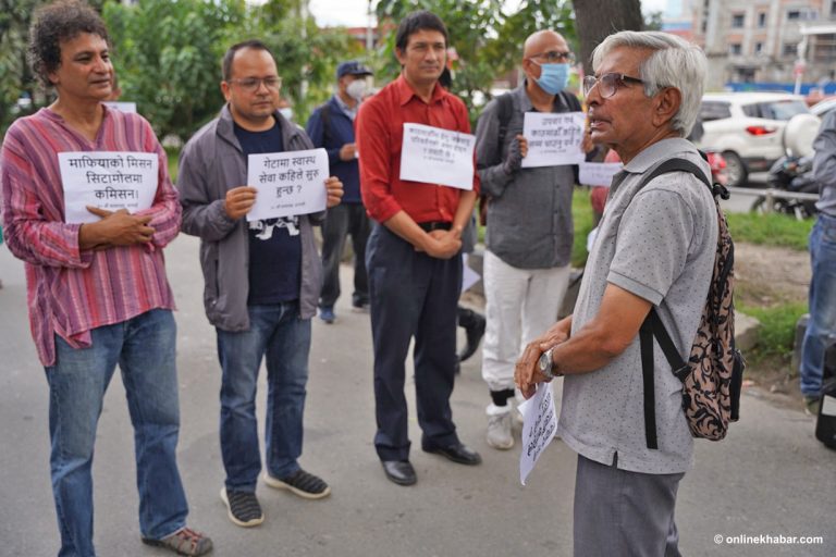 डा. केसी एक्लो छैनन् (तस्वीरहरू)