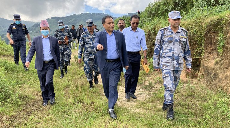 लप्सीफेदीमा सबस्टेसन बनाउन निरन्तर अवरोध