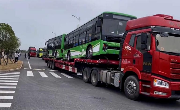 साझाका ३७ बिजुली बस चीनबाट नेपाल ल्याइँदै