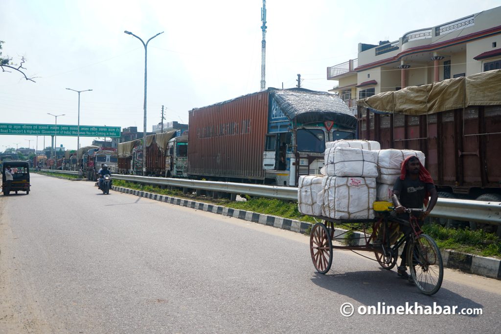 नेपालीको भात भान्सा महँगाइरहेको सुनौलीको जाम