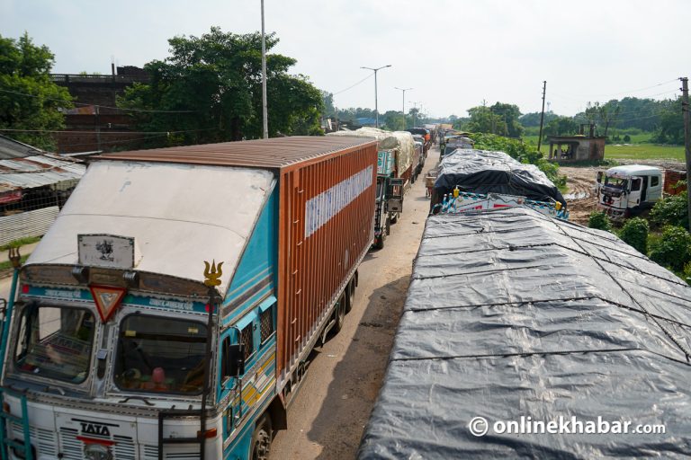 भदौमा ११ अर्बले बढ्यो वस्तु आयात