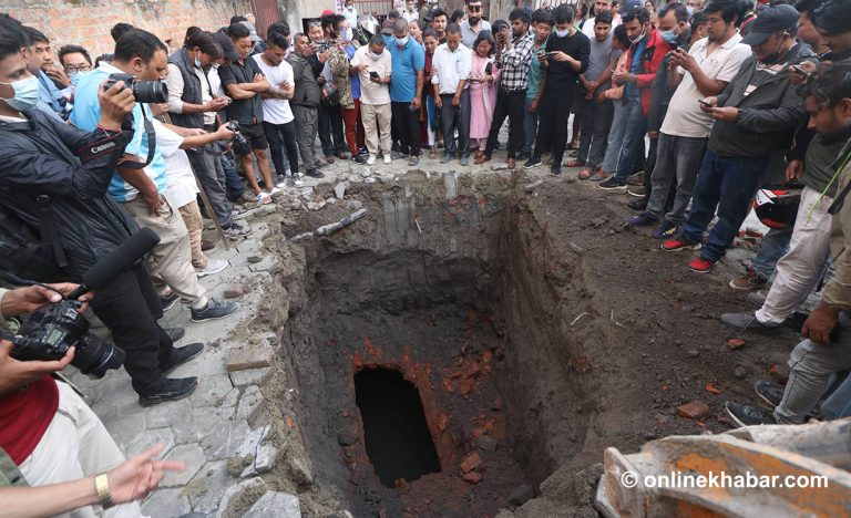 टुकुचामाथिको अधिकांश संरचना महानगरले हटायो