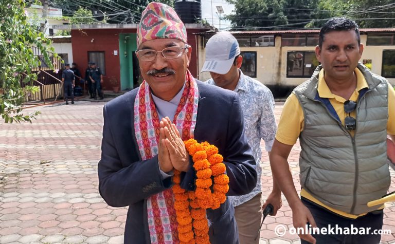 सूर्य चिन्हबाट चुनाव लड्न पाउँदा खुसी लागेको छ : कमल थापा