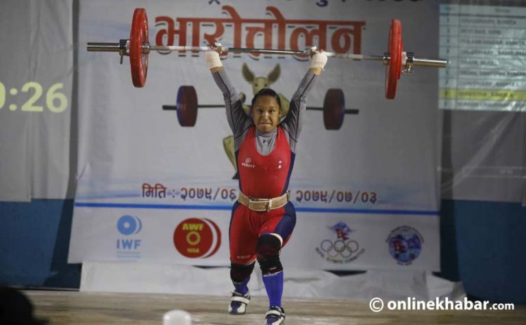 भारोत्तोलन महिला ५९ केजी तौल समूहमा आर्मीकी कमलाले जितिन् स्वर्ण