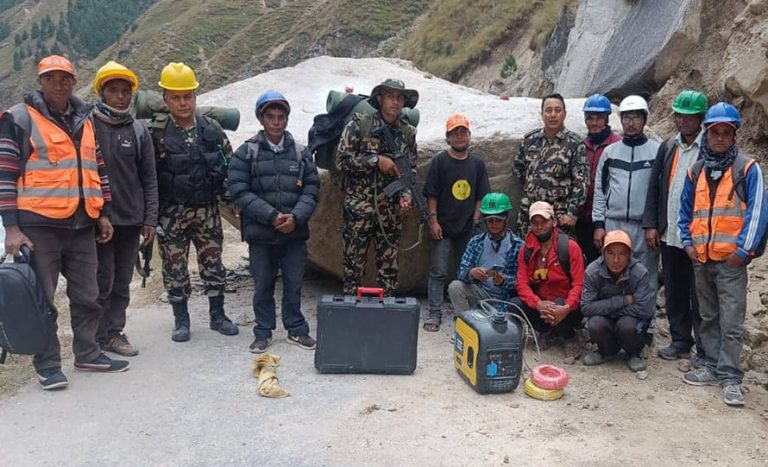 कर्णाली राजमार्गको पहिरो पन्छाउन सेनाले थाल्यो ब्लास्टिङ