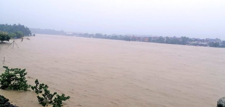 गैंडाकोटको बोटे वस्तीमा बाढी पस्यो, २० घर परिवार विस्थापित