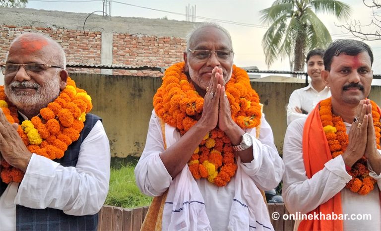 राजेन्द्र महतोले सर्लाही २ मा दर्ता गराए उम्मेदवारी