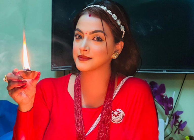 दीपिकाको दीपावली मुड