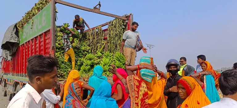 छठका लागि जनकपुरमा मात्रै ४ करोडको केरा आयात   