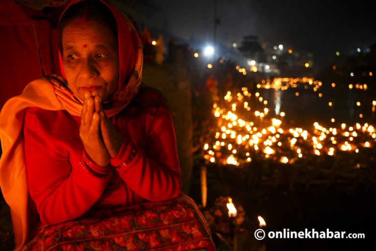 महादीपदान गरी बसेका भक्तजनले शतबीज छरे