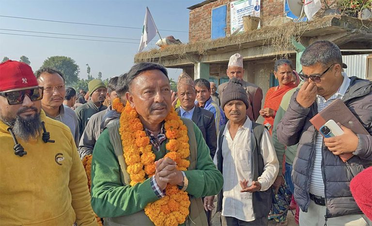 दाङ ३ बाट दीपक गिरी निर्वाचित, कोमल ओली पराजित