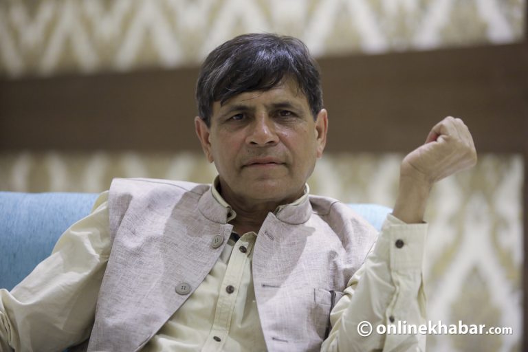 समाजवादी क्रान्तिबारे घनश्याम भुसाल : एमाले व्यक्ति पूजामा छ, माओवादीको उमेर पुगेको छैन
