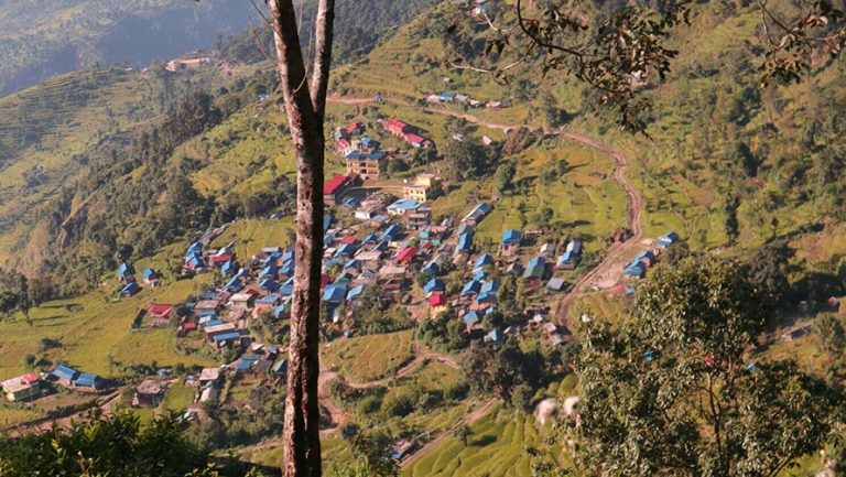 गोरखामा एक हप्ता हिँडेर मतदान केन्द्र पुगे कर्मचारी