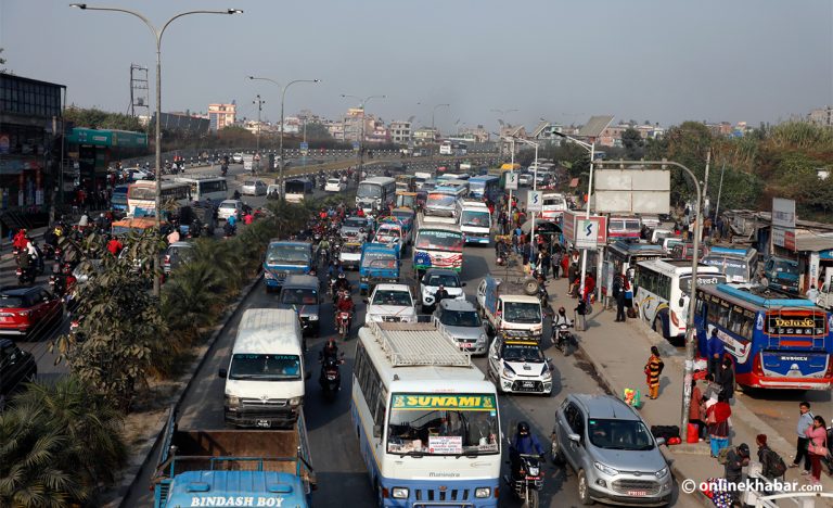 २४ घण्टामा ५६ हजार यात्रु काठमाडौं भित्रिए