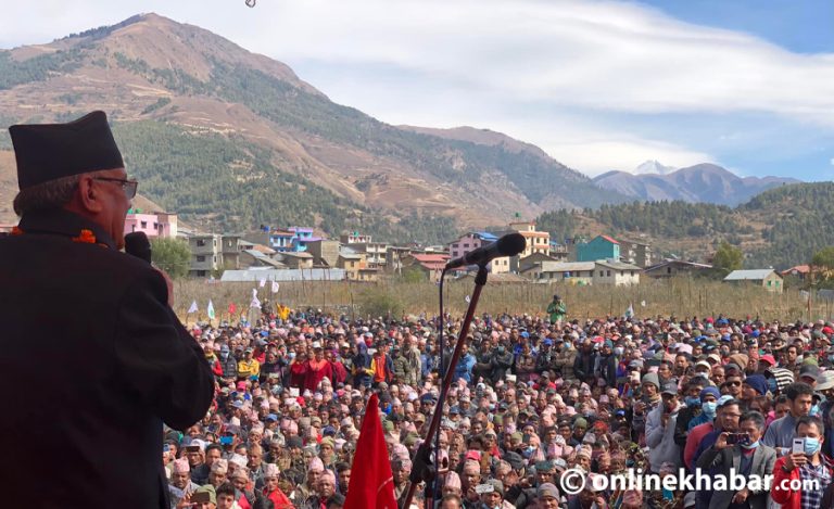 जुम्लामा ज्ञानेन्द्र शाहीलाई लक्षित गर्दै प्रचण्डले भने : राजतन्त्रको प्रेतात्मा