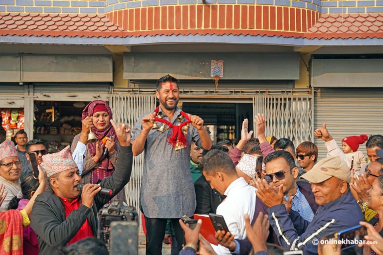 कृष्णभक्त र उमेशको मनमा घन्टी बजाइरहेका रवि