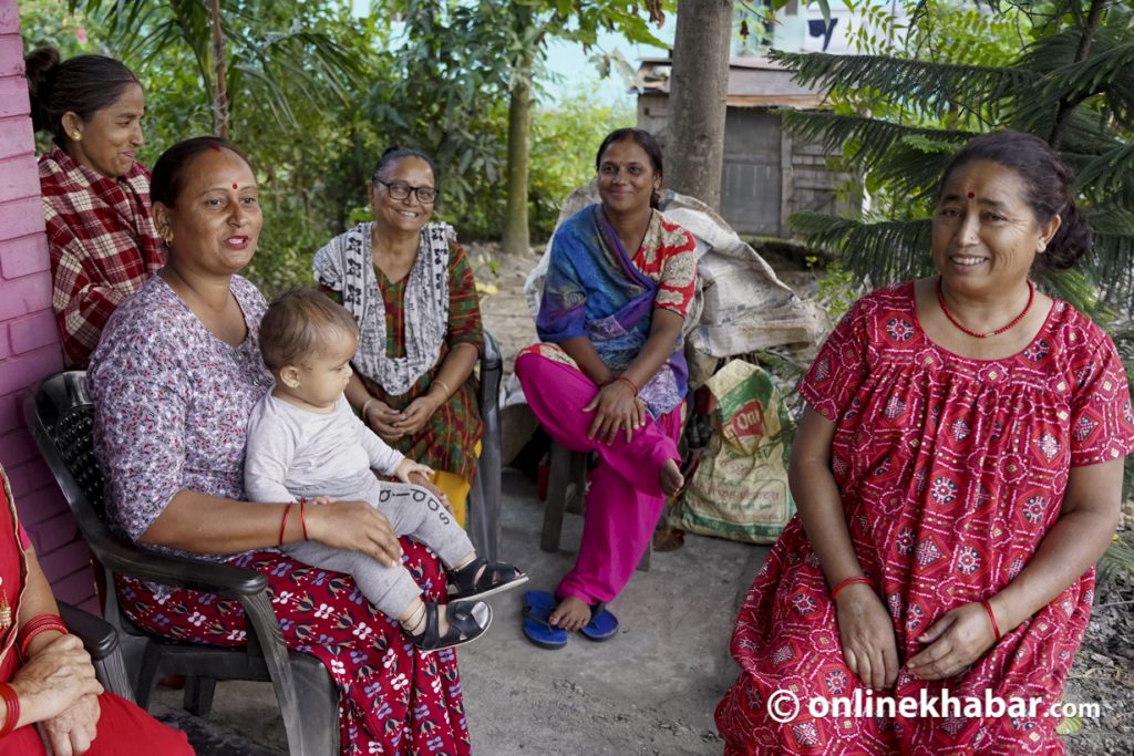 ‘भोट दिएपछि सिरानीमै लालपुर्जा आइपुग्छ भनेका थिए, फर्केर आएनन्’ (भिडियो)