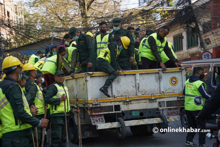 थापाथलीबाट पछि हट्ने मूडमा छैन महानगर