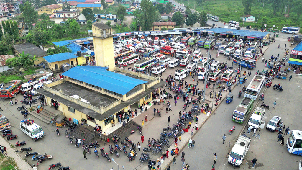 सार्वजनिक सवारीको भाडा घट्यो, कहाँ पुग्न कति लाग्छ ? (सूचीसहित)