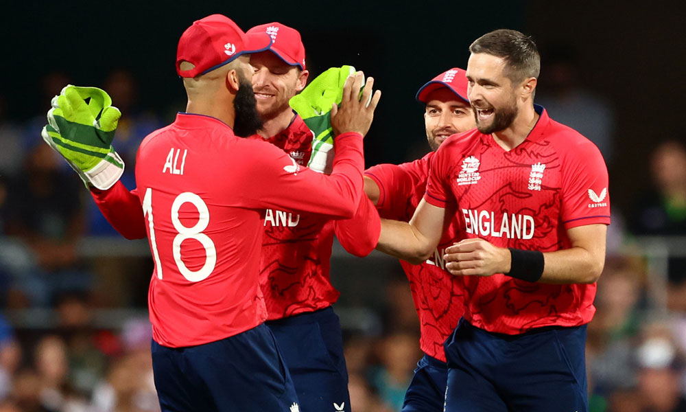 टी-२० विश्वकपः इंग्ल्याण्डले न्युजिल्याण्डलाई हराएपछि सेमिफाइनल समीकरण रोमाञ्चक  – HamroAwaj