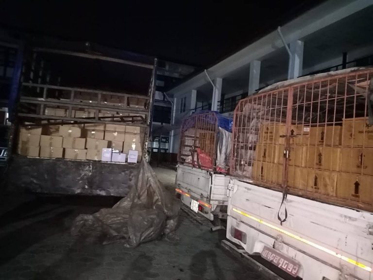 वाणिज्यले छापा मार्दा भेटायो म्याद गुज्रिएका ८ हजार डब्बा रंग