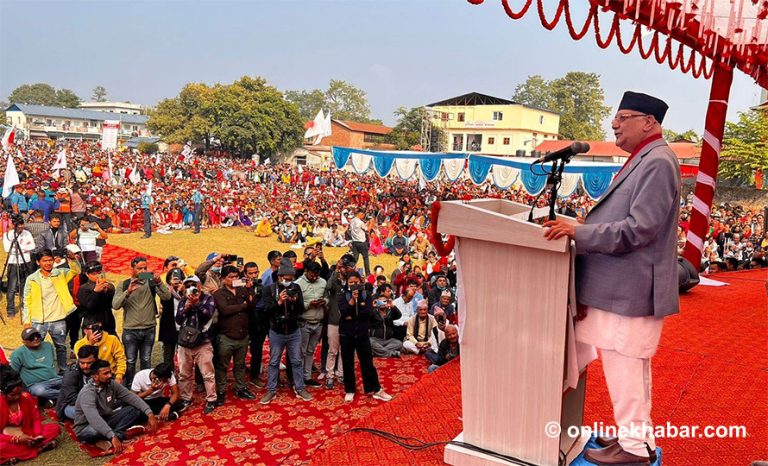 चितवनमा ओली : रवि लामिछानेप्रति नरम, प्रचण्डप्रति गरम