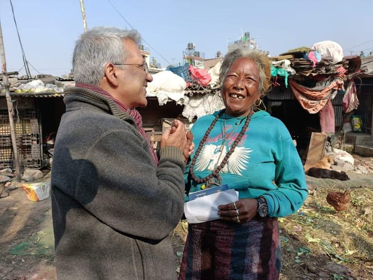 १० दिने सूचनाले त्रासमा सुकुम्बासी बस्ती, भोट फकाउँदै नेता