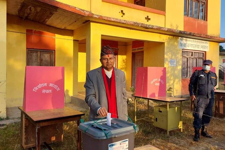 शंकर पोख्रेलले गरे मतदान