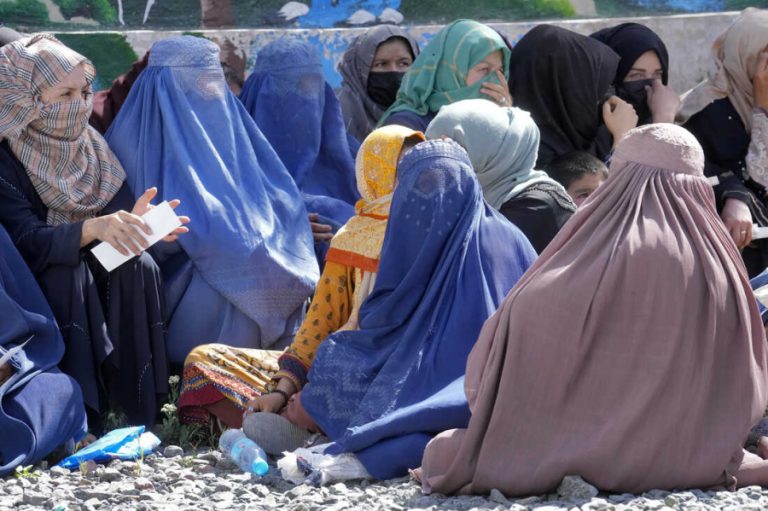 अफगानिस्तानमा महिलालाई गैरसरकारी संस्थामा काम गर्न प्रतिबन्ध