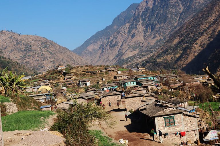 सडकले फेरियो दुर्गम बोबाङ गाउँको मुहार