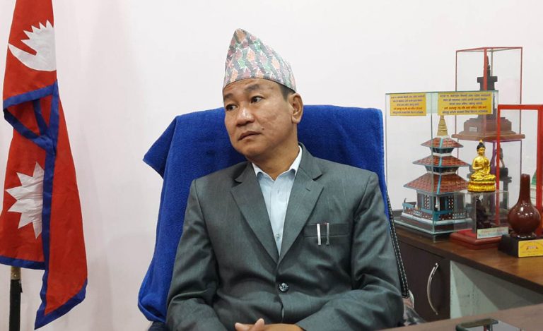 सिंहदरबारलाई हर्क साम्पाङको पत्र– लौन सरकार खत्रा लाग्नुपर्‍यो !