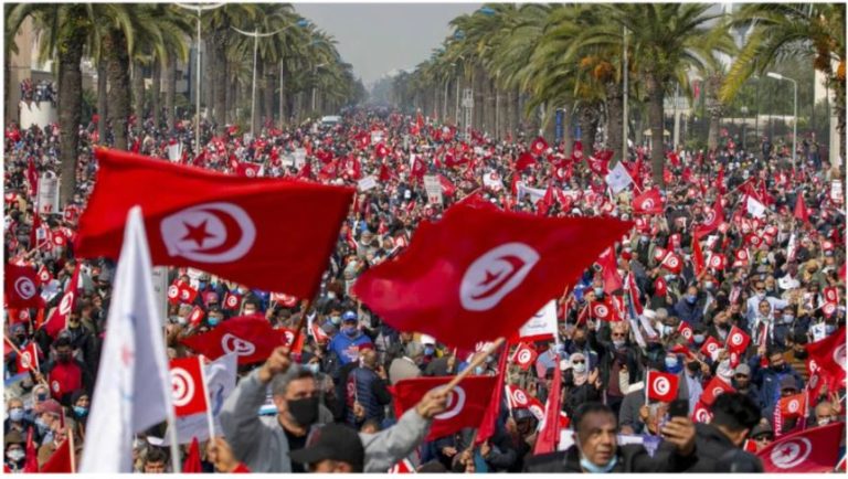 अरब क्रान्तिको जननी ट्युनिसियामा राजनीतिक र आर्थिक संकट, राष्ट्रपतिको राजीनामा माग्दै प्रदर्शन