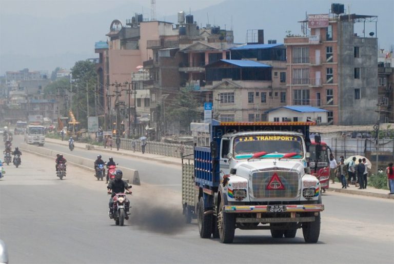 मापदण्डभन्दा बढी प्रदूषण गर्ने सवारी साधनलाई महानगरले कारवाही गर्ने