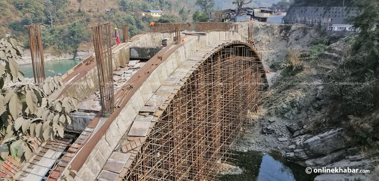 भारतले विस्फोटक पदार्थ ल्याउने अनुमति नदिँदा पुल निर्माण रोकियो