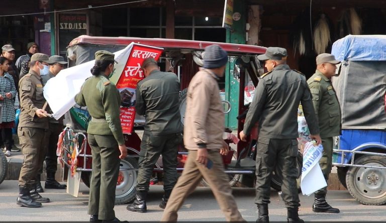 बुटवलमा दर्ता नभएका इ-रिक्सा सञ्चालनमा रोक