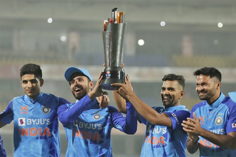 भारतद्वारा श्रीलंकाविरुद्धको टी-२० सिरिज कब्जा, सूर्यकुमारले बनाए अविजित ११२ रन