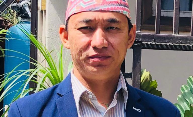 पोखराका मेयर आचार्यले स्वकीय सचिवबाट भतिजलाई हटाए