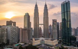 मलेसियाको सुरक्षा गर्ने नेपाली सेक्युरिटी गार्डका पीडा सुन्छ कसले ?