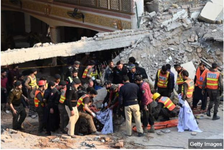पाकिस्तानको पेशावरमा भएको विष्फोटमा ५९ जनाको मृत्यु