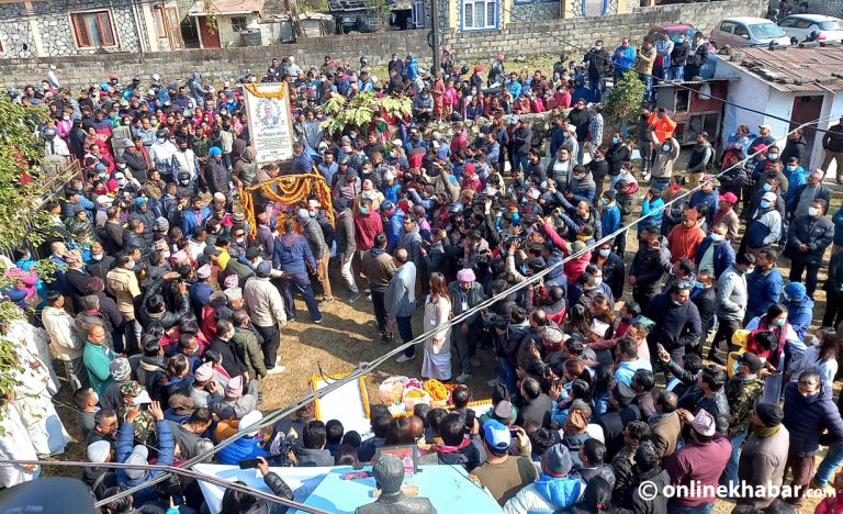 विमान दुर्घटनामा निधन भएका पत्रकार पौडेलको श्रद्धाञ्जलीमा सयौं सहभागी