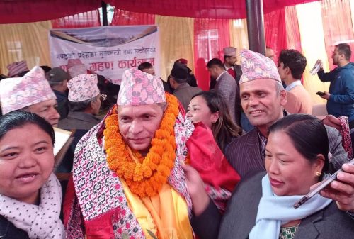 चुमानको सत्तामोह : मुख्यमन्त्री माग्ने, मन्त्री पाउँदा पनि आफैं जाने