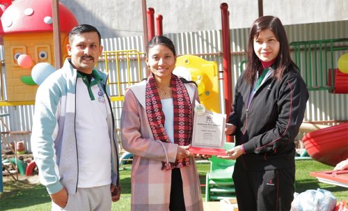 खेलाडी सन्तोषी श्रेष्ठ सम्मानित