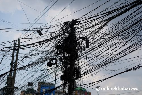 काठमाडौं महानगरद्वारा लत्रिएका तार व्यवस्थापन सुरु