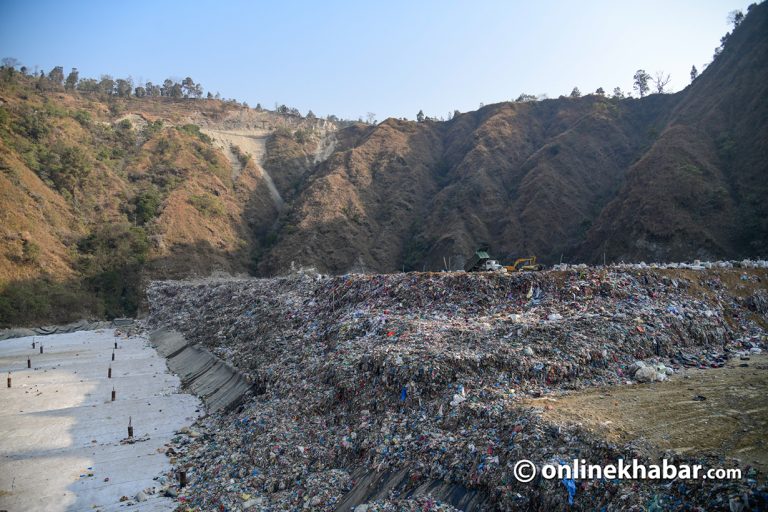 बञ्चरेडाँडा ल्याण्डफिल साइटको आयु घटाउँदैछ महानगर