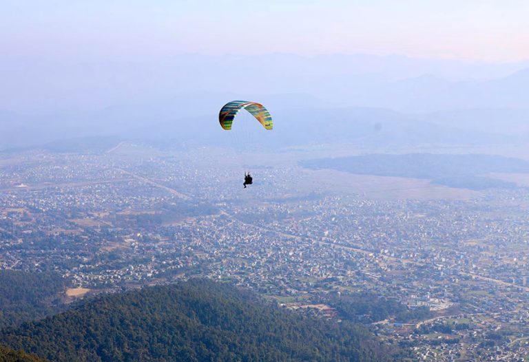 सुर्खेतमा भाडामा लगाएका पार्टी कार्यालय खाली गराइँदै